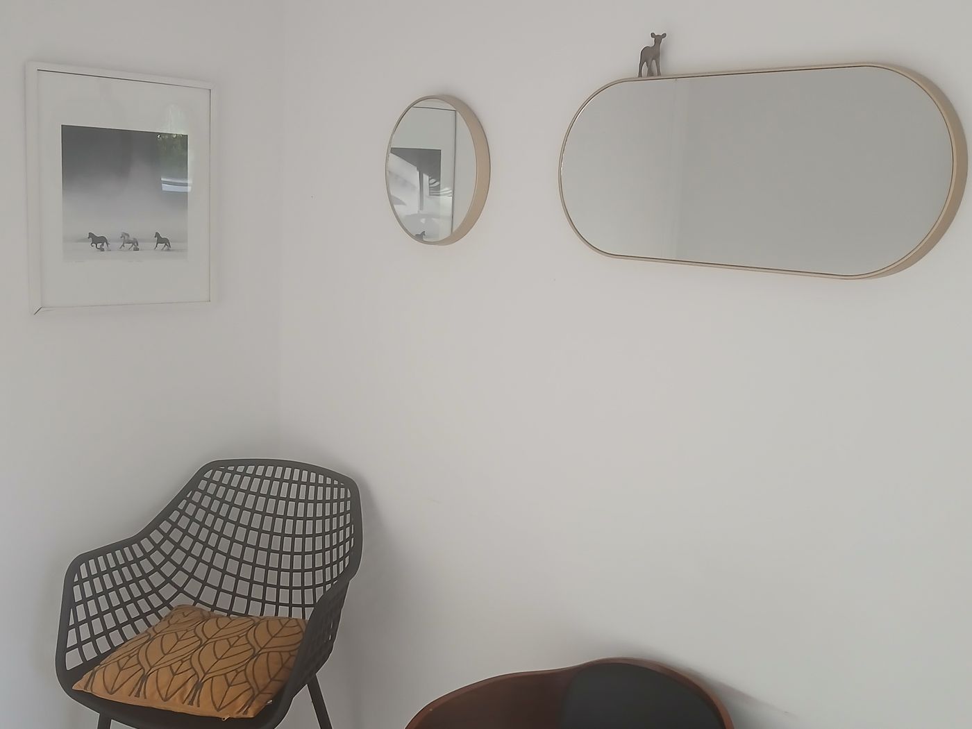 Espace d'accueil — miroirs et décoration