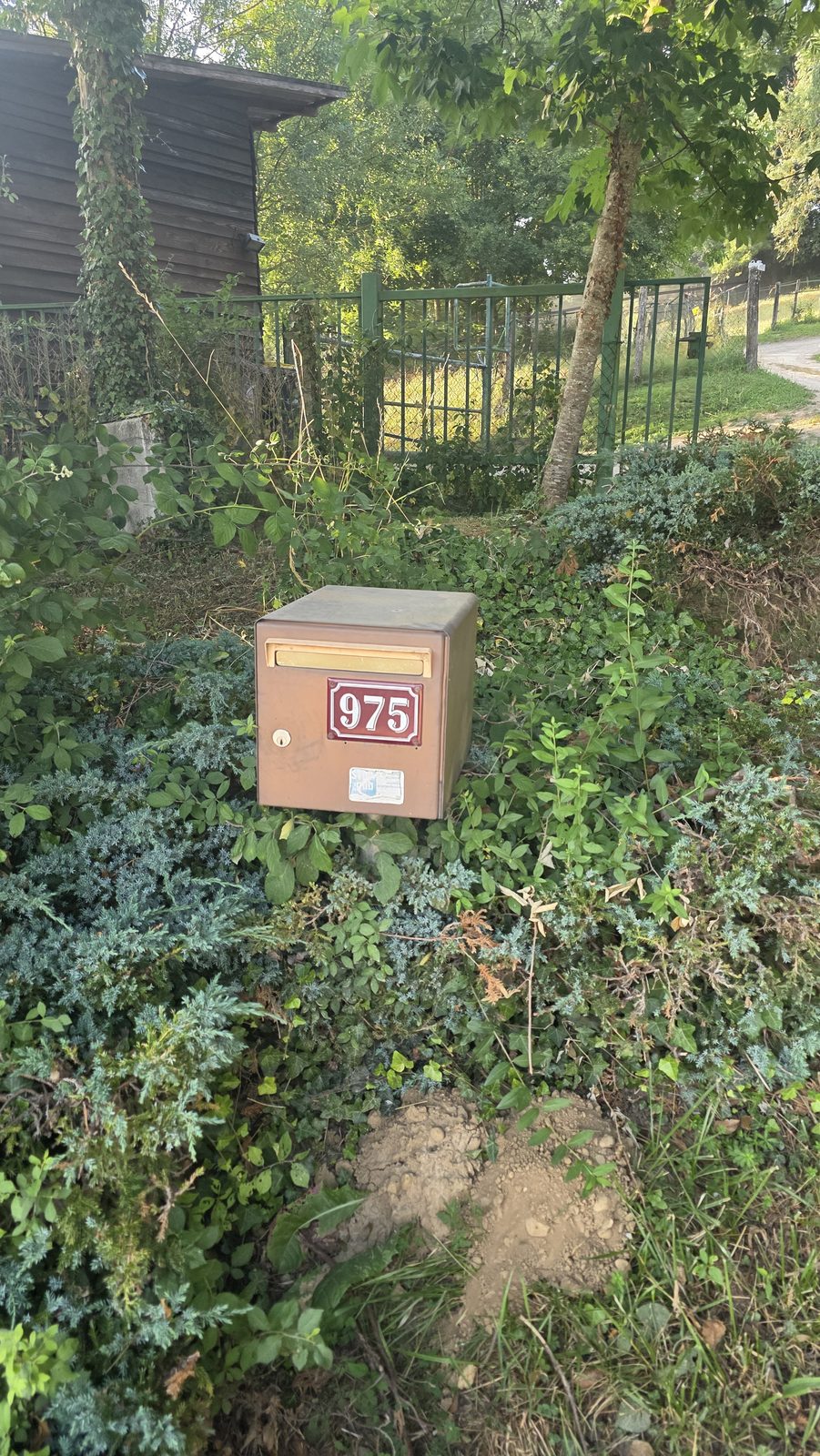 Le panneau au bord de la rue